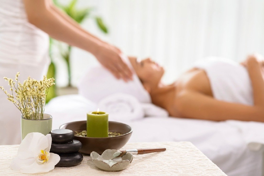 +100 STT hay về Spa hút tương tác KHỦNG từ phái đẹp